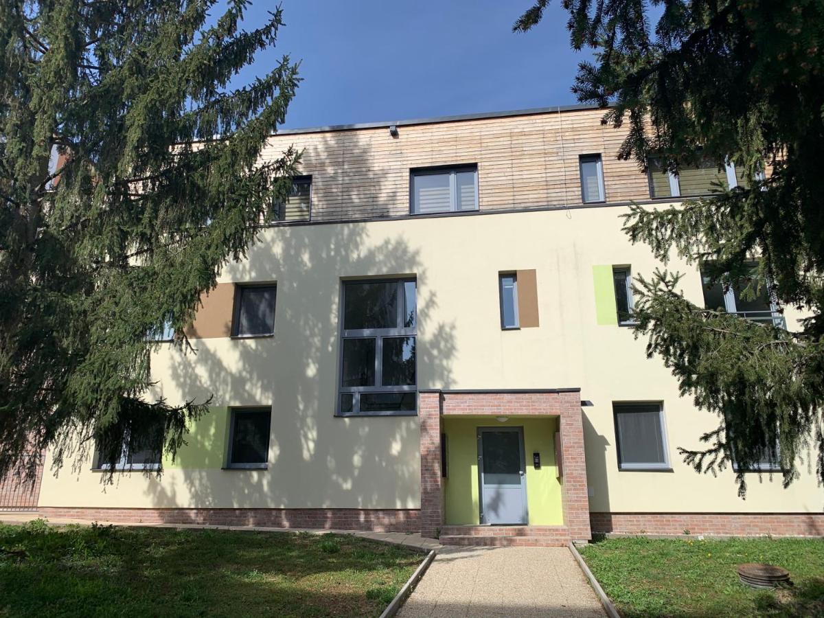 Apartman S Terasou Зволен Экстерьер фото